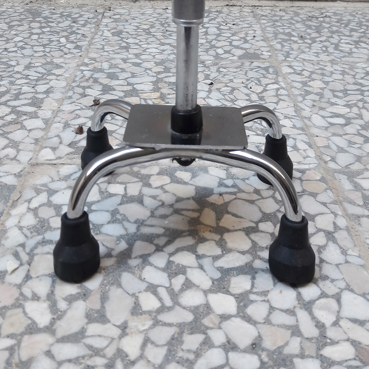 درمانش عصا طبی چهار پایه شینوره مدل 03 توانبخشی