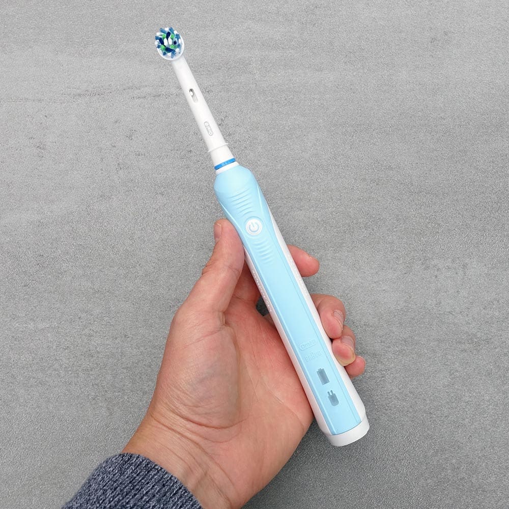 درمانش مسواک برقی اورال-بی مدل Pro 670 تجهیزات دندانپزشکی